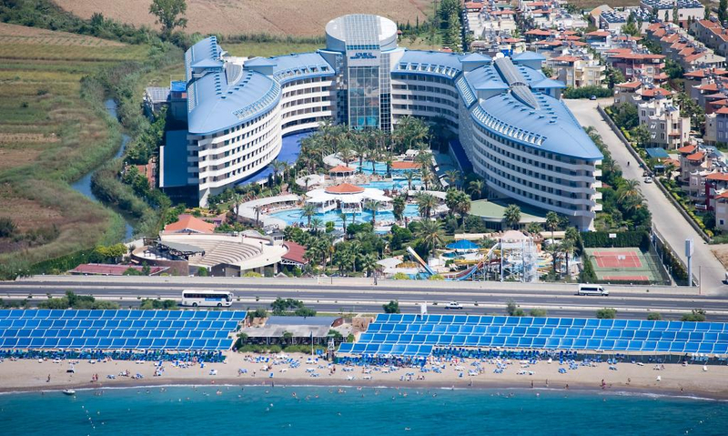 Crystal Admiral Resort Suites & Spa Resim 1