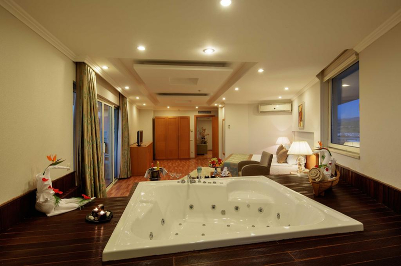 Crystal Admiral Resort Suites & Spa Resim 9