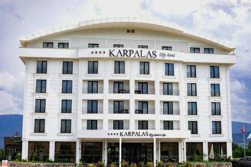 Karpalas City Hotel & Spa Resim 3