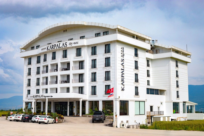 Karpalas City Hotel & Spa Resim 4