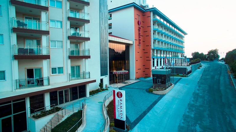 Ramada Hotel & Suites by Wyndham Kuşadası Resim 4